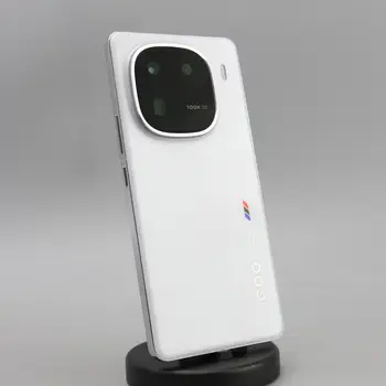 vivo iQOO 12 16GB/512GB White (BMW M branding) (V2307A) (CN)