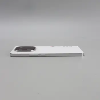 vivo iQOO 12 16GB/512GB White (BMW M branding) (V2307A) (CN)