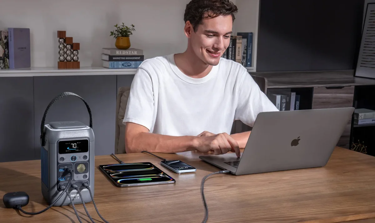 Зарядна станція Anker Solix C300 DC (A17260Z1, A1728311) — фото 1