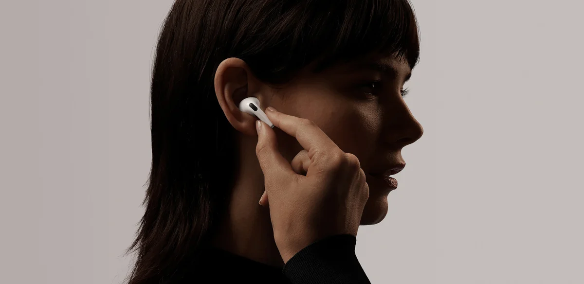 Навушники Apple AirPods Pro with MagSafe Charging Case (MLWK3) — фото 3