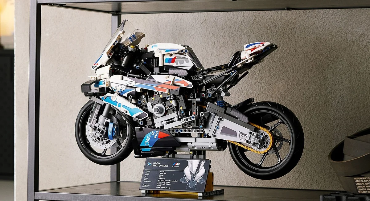 Конструктор LEGO Technic BMW M 1000 RR (42130) — фото 5
