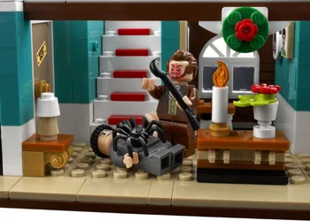 Конструктор LEGO Home Alone (21330)