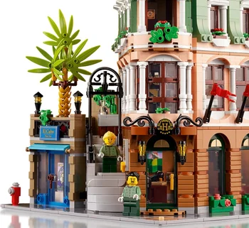 Конструктор LEGO Icons Boutique Hotel (10297)