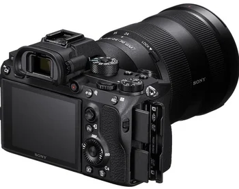 Фотоаппарат Sony Alpha A7 III kit (28-70mm) (ILCE7M3KB)